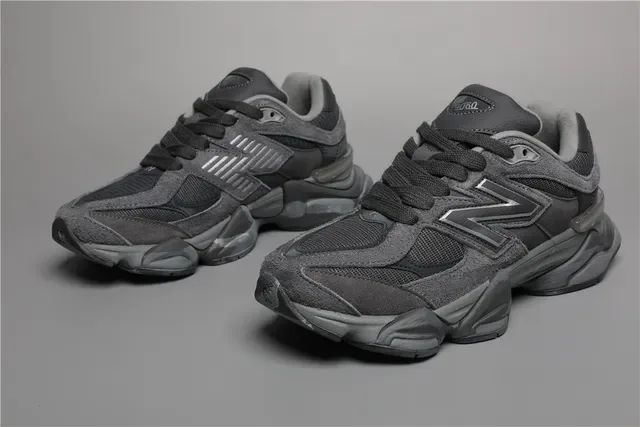 New Balance 9060 Gris Monochrome Sneakers Lifestyle 5