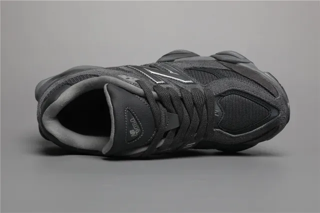 New Balance 9060 Gris Monochrome Sneakers Lifestyle 7