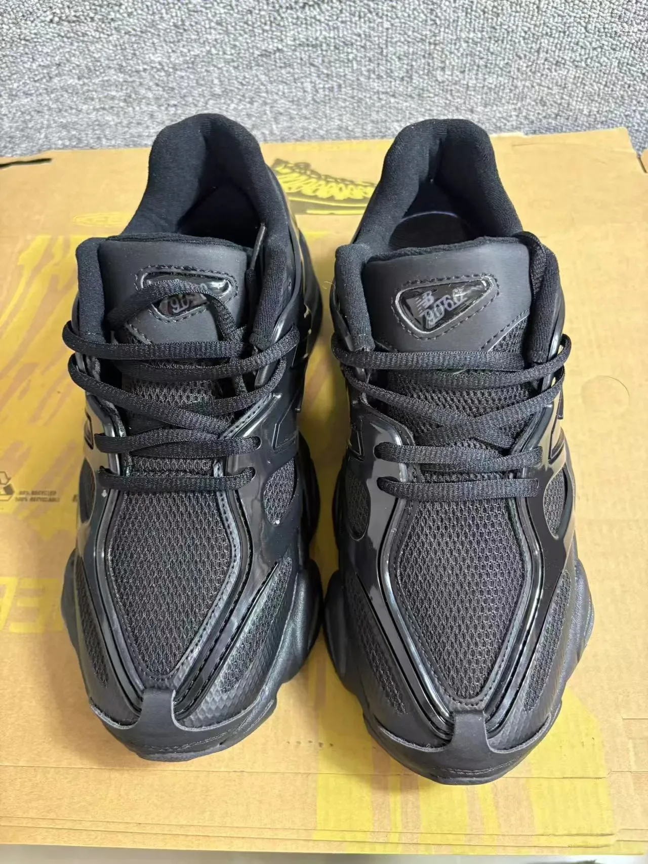 New Balance 9060 Sneakers Chunky Monochrome Noir 3