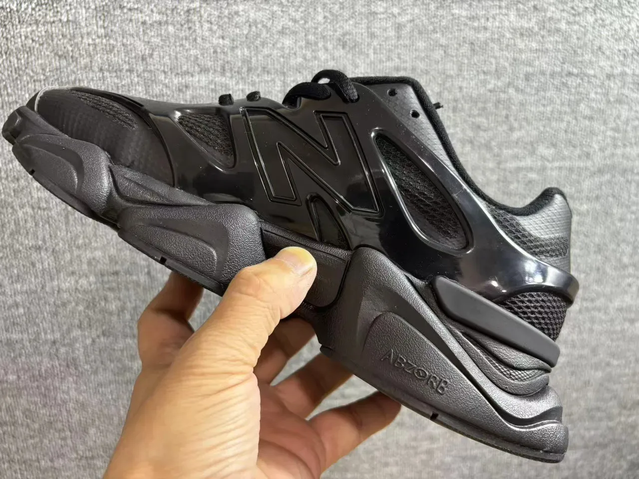 New Balance 9060 Sneakers Chunky Monochrome Noir 4