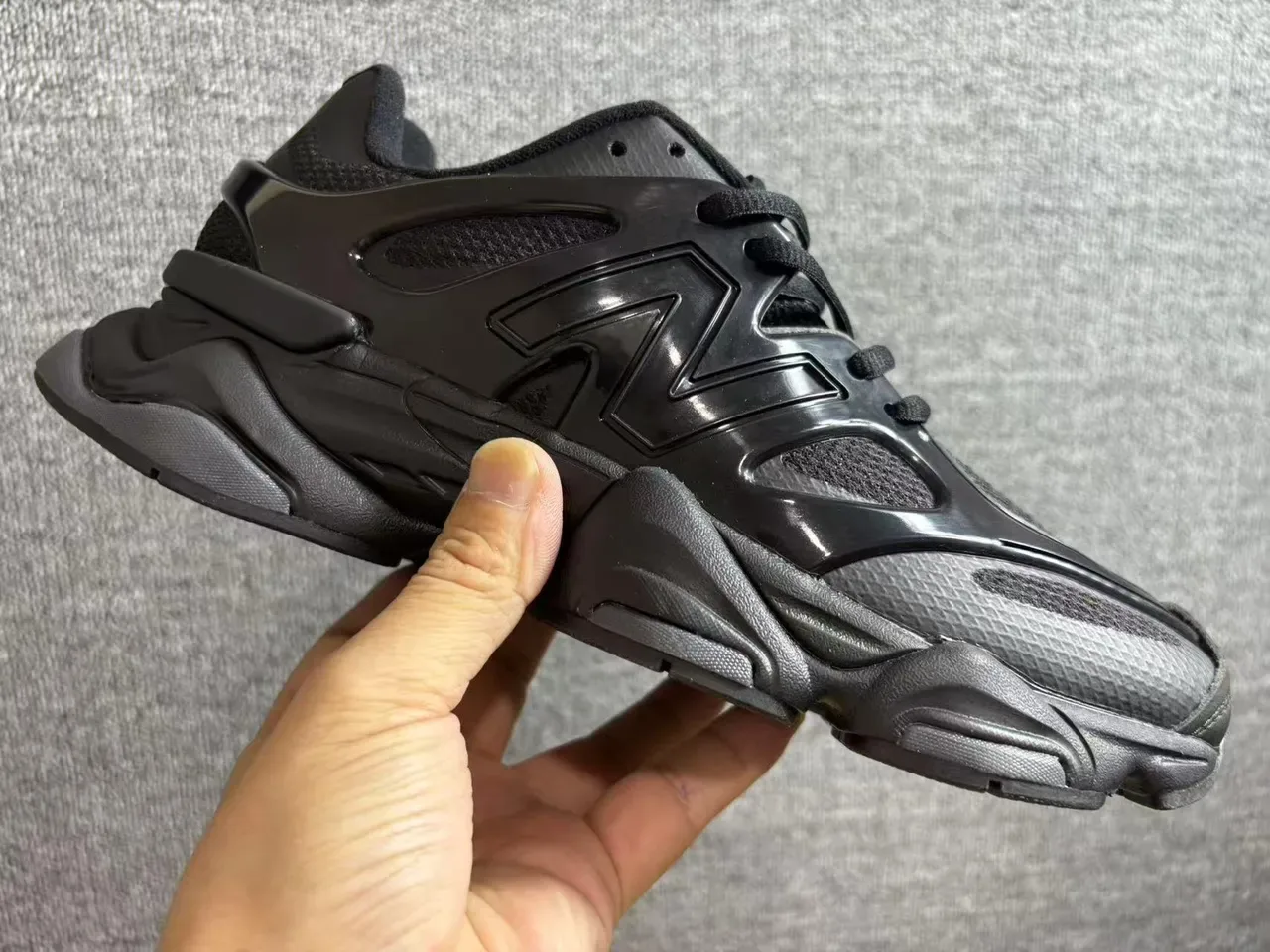 New Balance 9060 Sneakers Chunky Monochrome Noir 5