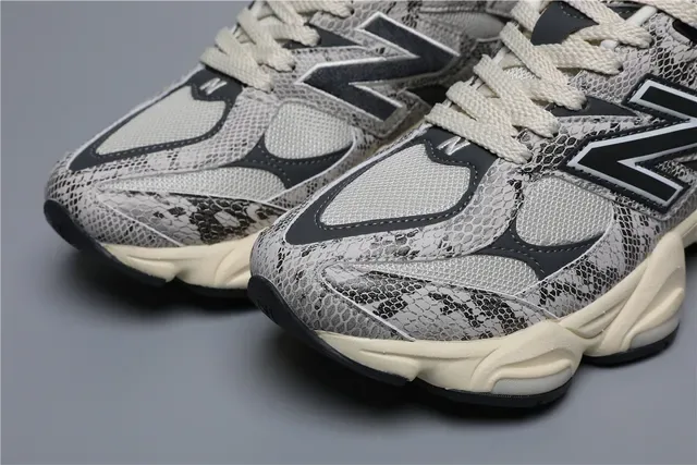 New Balance 9060 Sneakers Lifestyle imprimé en peau de serpent 4