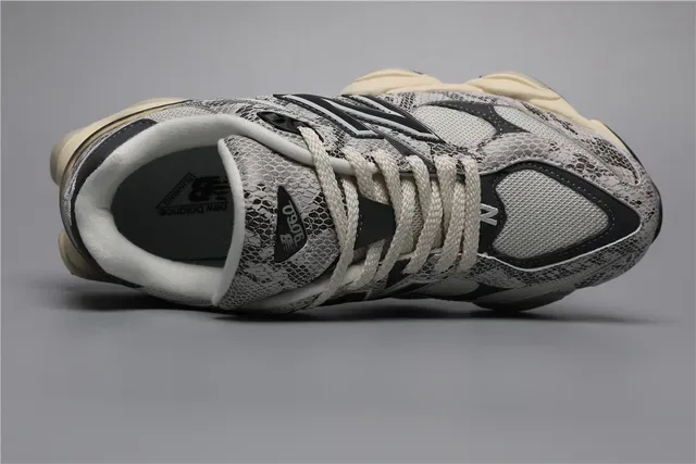 New Balance 9060 Sneakers Lifestyle imprimé en peau de serpent 7