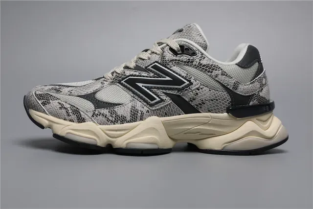 New Balance 9060 Sneakers Lifestyle imprimé en peau de serpent 9