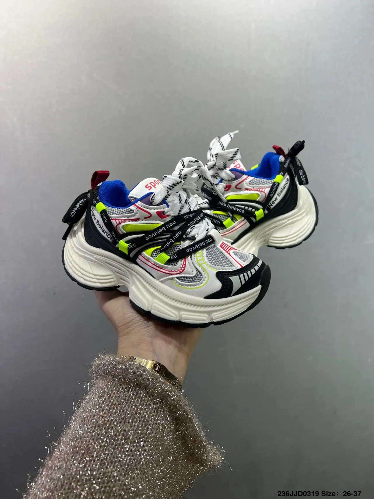 New Balance 9060 Blanc Multicolore Oversized Semelle Médiane En Couches Maille Et Construction De Recouvrement Synthétique Baskets Chunky 7