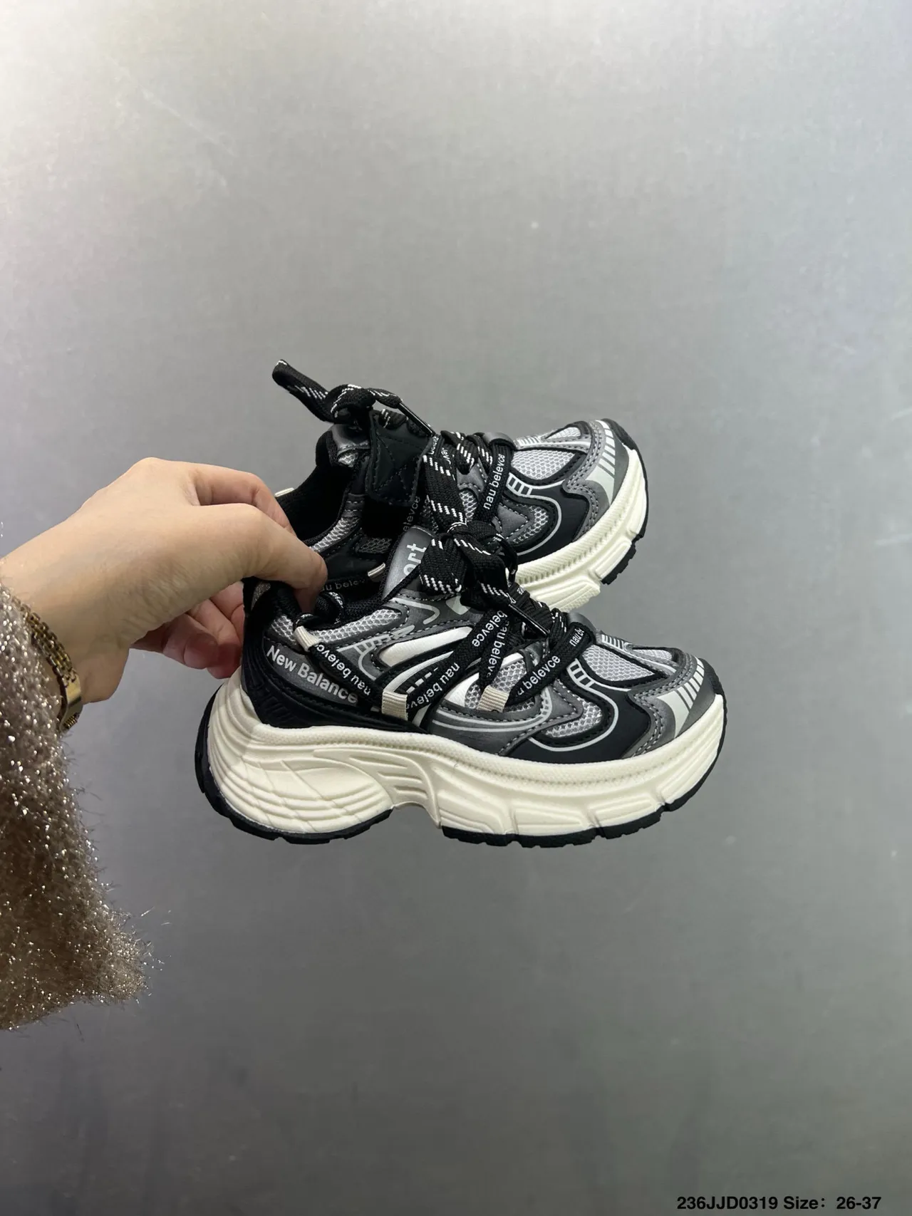 New Balance 9060 Blanc Multicolore Oversized Semelle Médiane En Couches Maille Et Construction De Recouvrement Synthétique Baskets Chunky 14