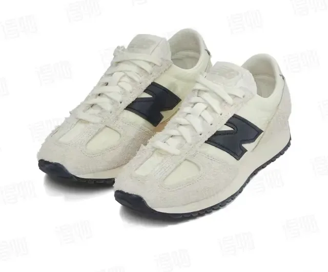 New Balance Beige Black Suede And Mesh Upper Low-Top Silhouette Lifestyle Sneakers 4