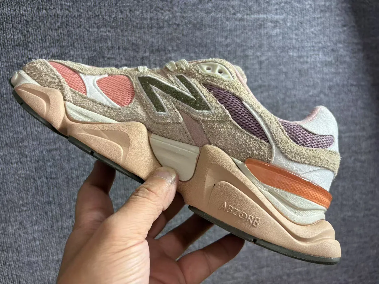 New Balance بيج بينك كعبة متعددة الطبقات وجه علوي مختلط شبكة وسويد سنيكرز سميكة 2