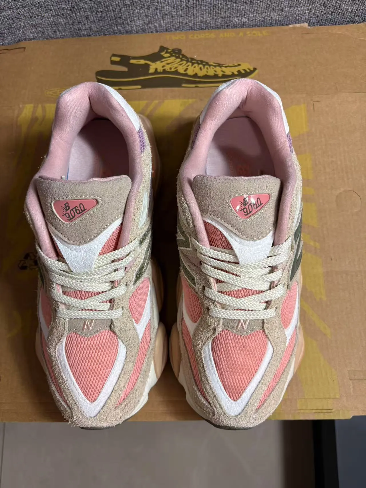 New Balance بيج بينك كعبة متعددة الطبقات وجه علوي مختلط شبكة وسويد سنيكرز سميكة 3