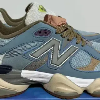 New Balance سينيكرز سميكة أزرق بيج سولا متعددة الطبقات الجزء العلوي من مواد مختلطة