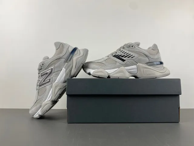 New Balance Gray White Multi-Layered Sole Mesh And Suede Upper Chunky Sneakers 14