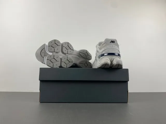 New Balance Gray White Multi-Layered Sole Mesh And Suede Upper Chunky Sneakers 16