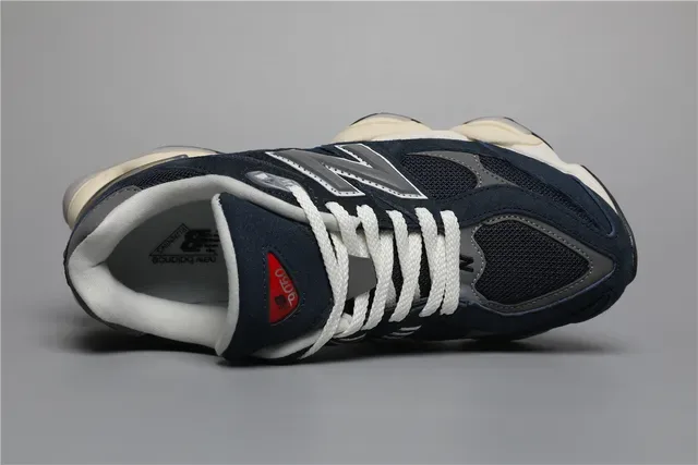 New Balance Navy Beige Chunky Midsole Maille Et Daim Tige Sneakers Lifestyle 7