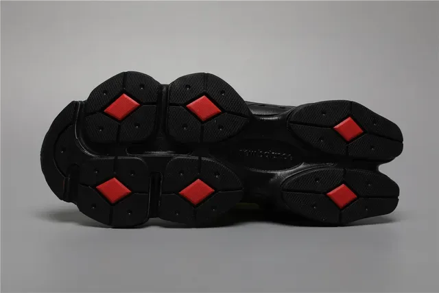New Balance Jaune Noir Semelle Chunky Maille et Superposition Synthétique Baskets Lifestyle 6