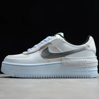 Nike Air Force 1 Platform 浅灰白色生活方式运动鞋