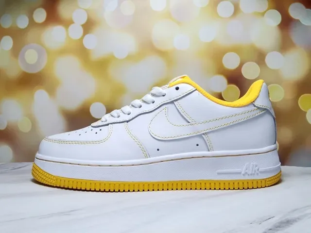 Nike Air Force 1 Branco e Royal Blue Sneakers Lifestyle 14