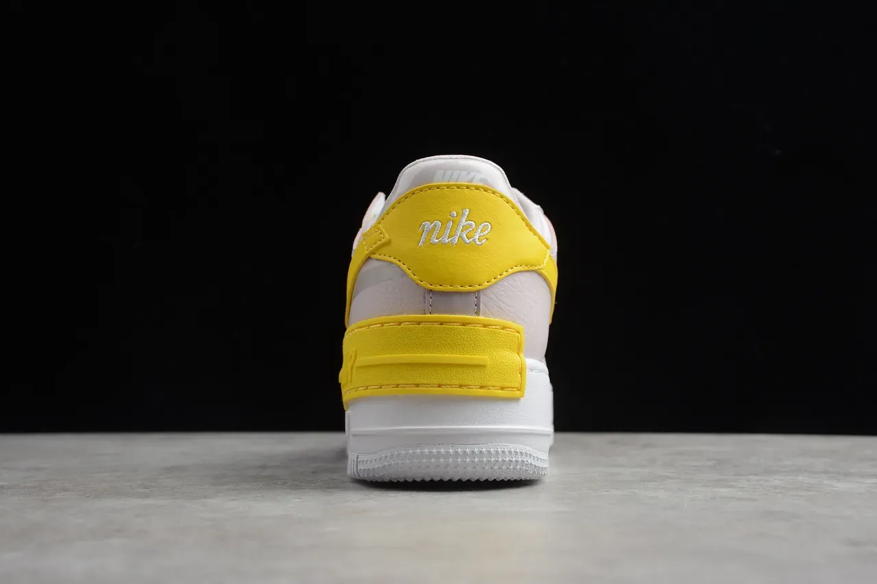 Nike Air Force 1 Blanc et Jaune Sneakers Lifestyle 2