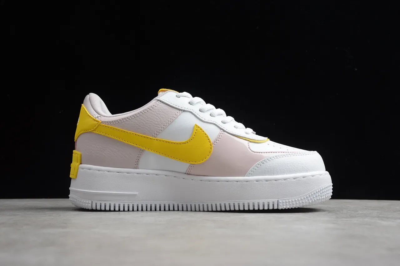 Nike Air Force 1 Blanc et Jaune Sneakers Lifestyle 5