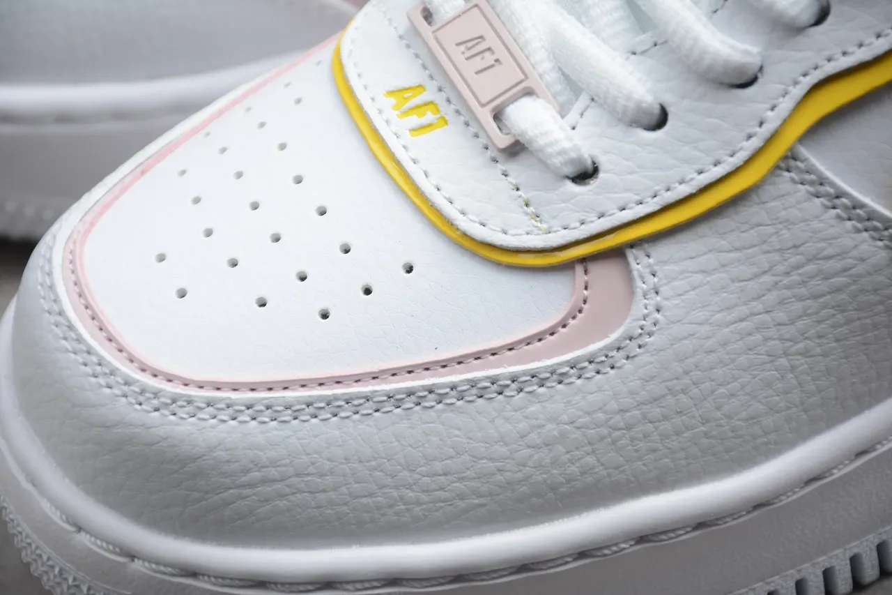 Nike Air Force 1 Blanc et Jaune Sneakers Lifestyle 15