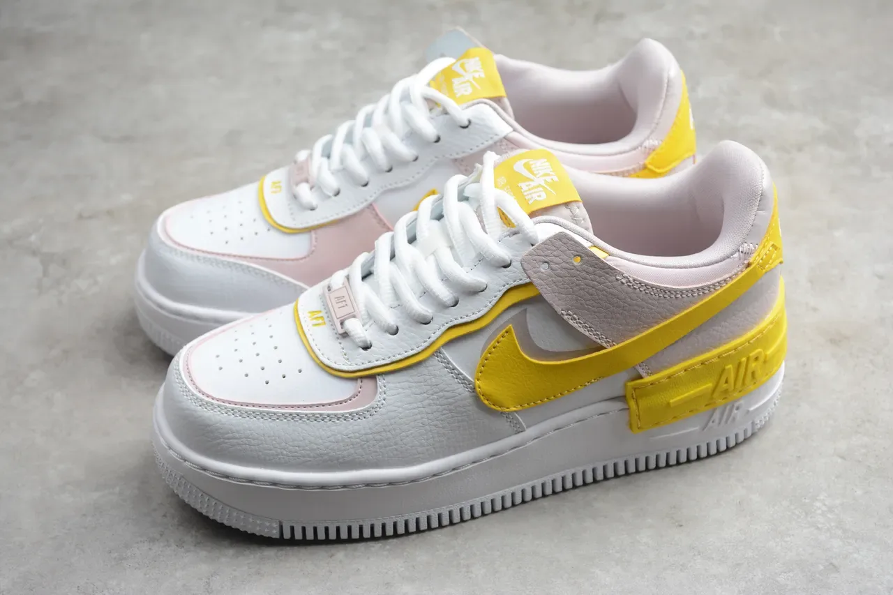 Nike Air Force 1 Blanc et Jaune Sneakers Lifestyle 16