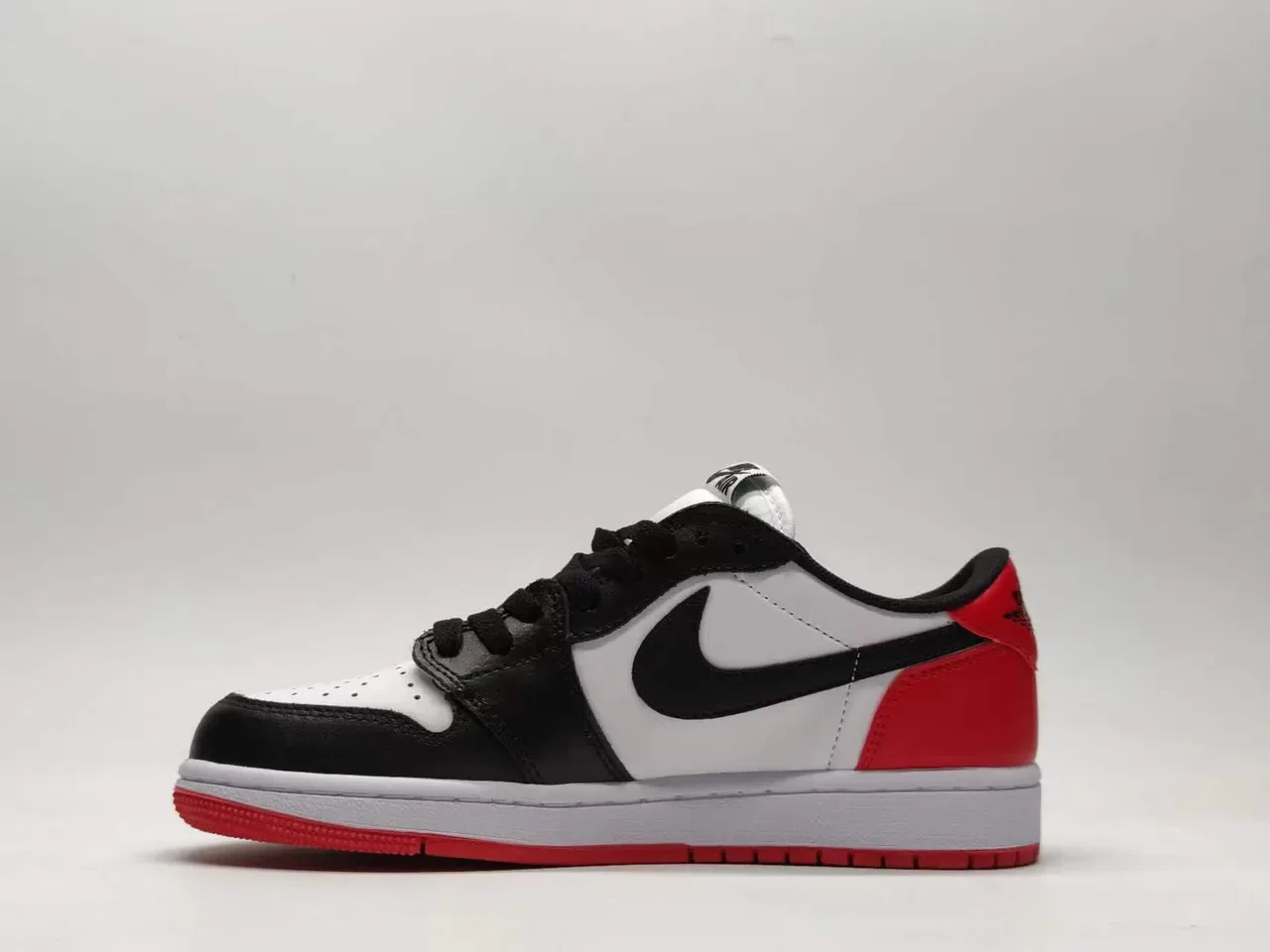 Nike Air Jordan 1 Black Red Low-Top Leather Upper Lifestyle Sneakers 7
