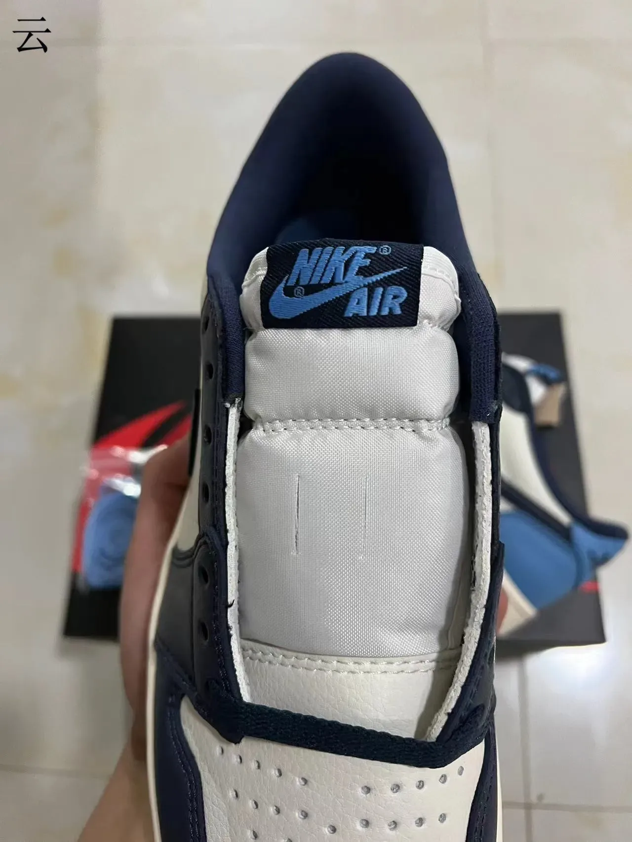 Nike Air Jordan 1 Low Blanc Bleu Marine Bleu Clair Sneakers Lifestyle 4