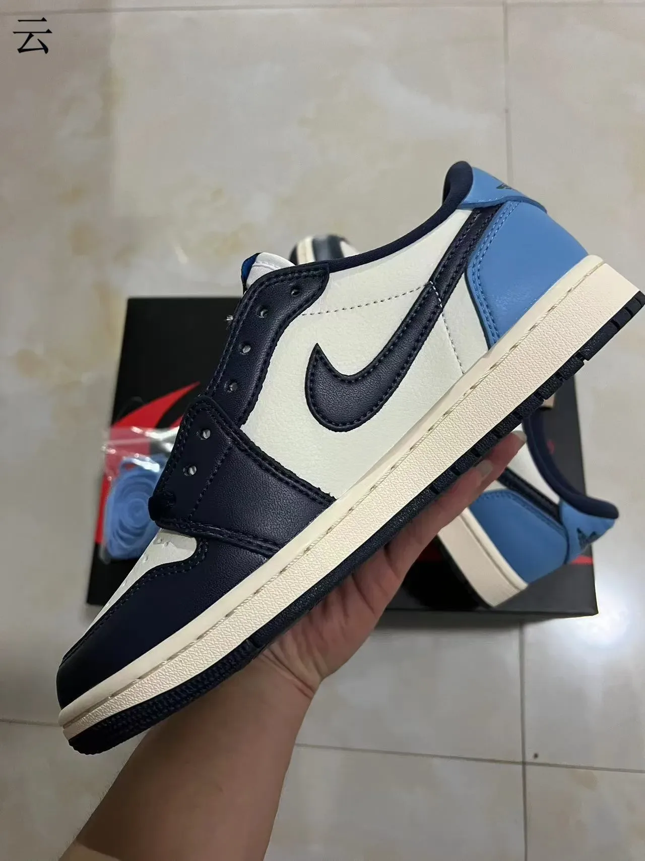 Nike Air Jordan 1 Low Blanc Bleu Marine Bleu Clair Sneakers Lifestyle 5