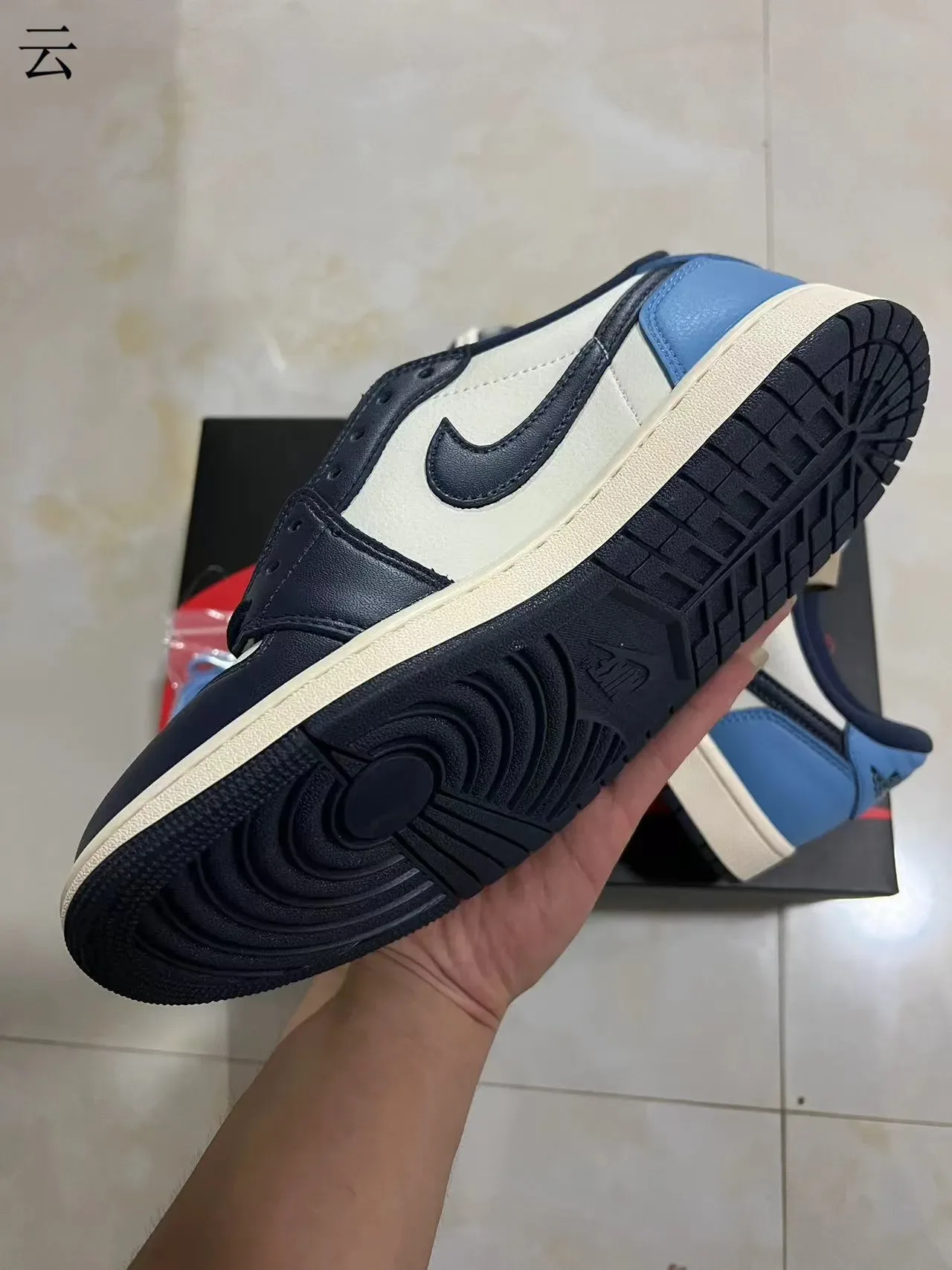 Nike Air Jordan 1 Low Blanc Bleu Marine Bleu Clair Sneakers Lifestyle 6