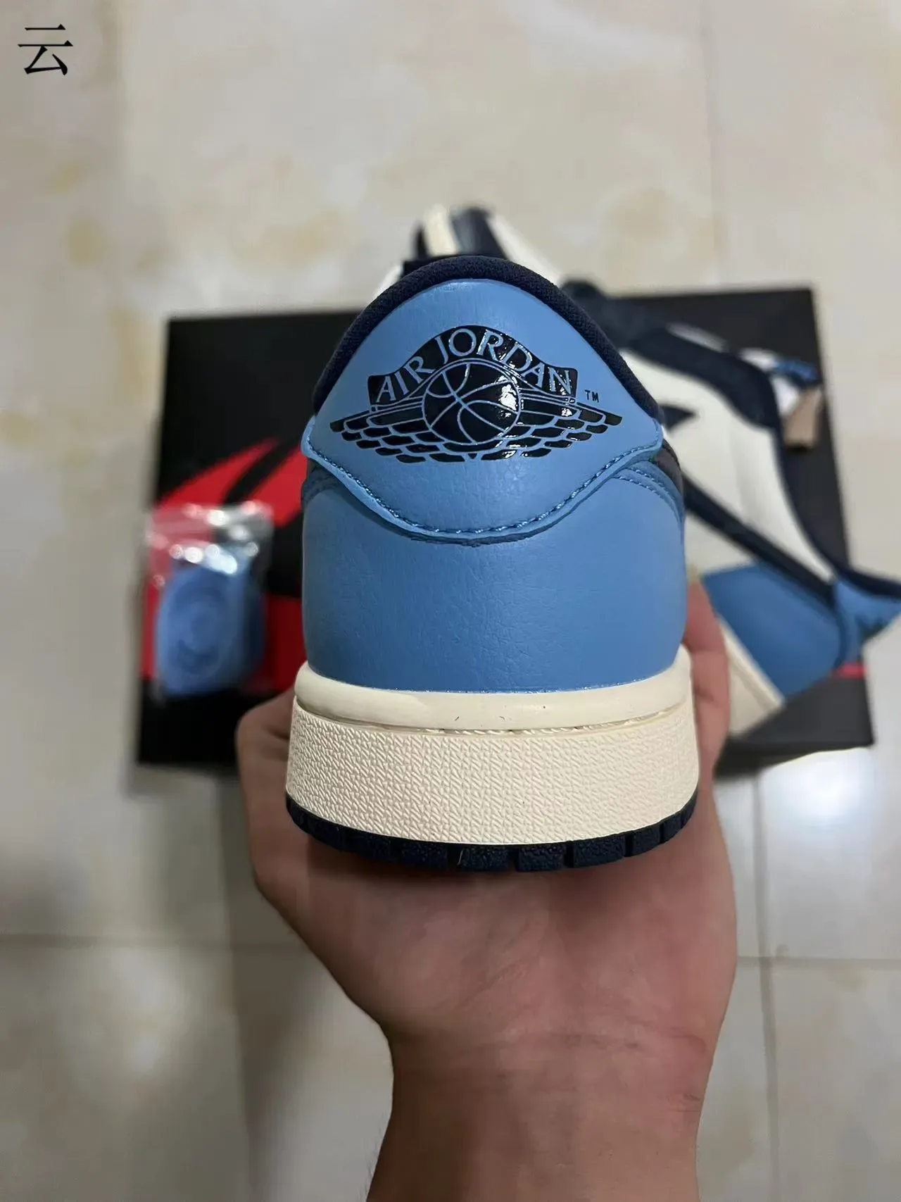 Nike Air Jordan 1 Low Blanc Bleu Marine Bleu Clair Sneakers Lifestyle 8