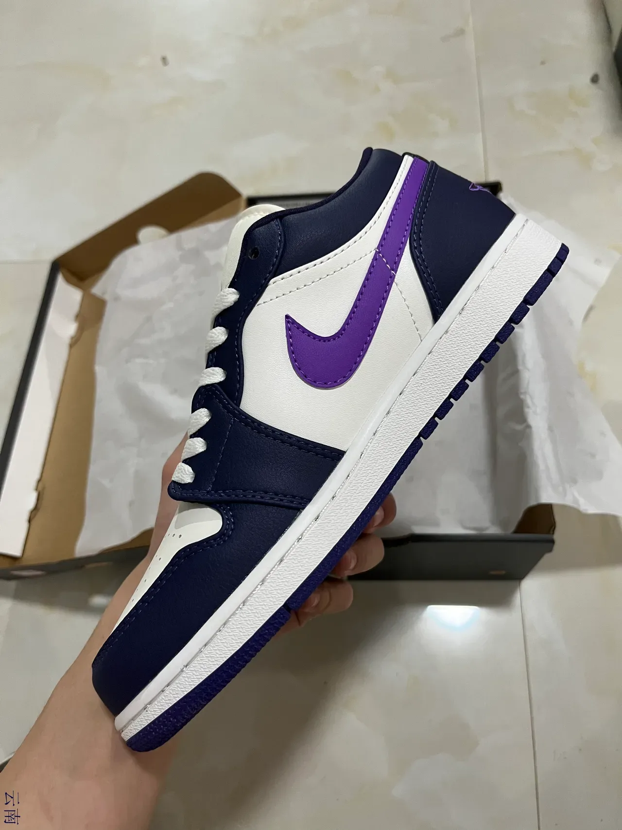 Nike Air Jordan 1 Low White Navy Purple tênis lifestyle 4