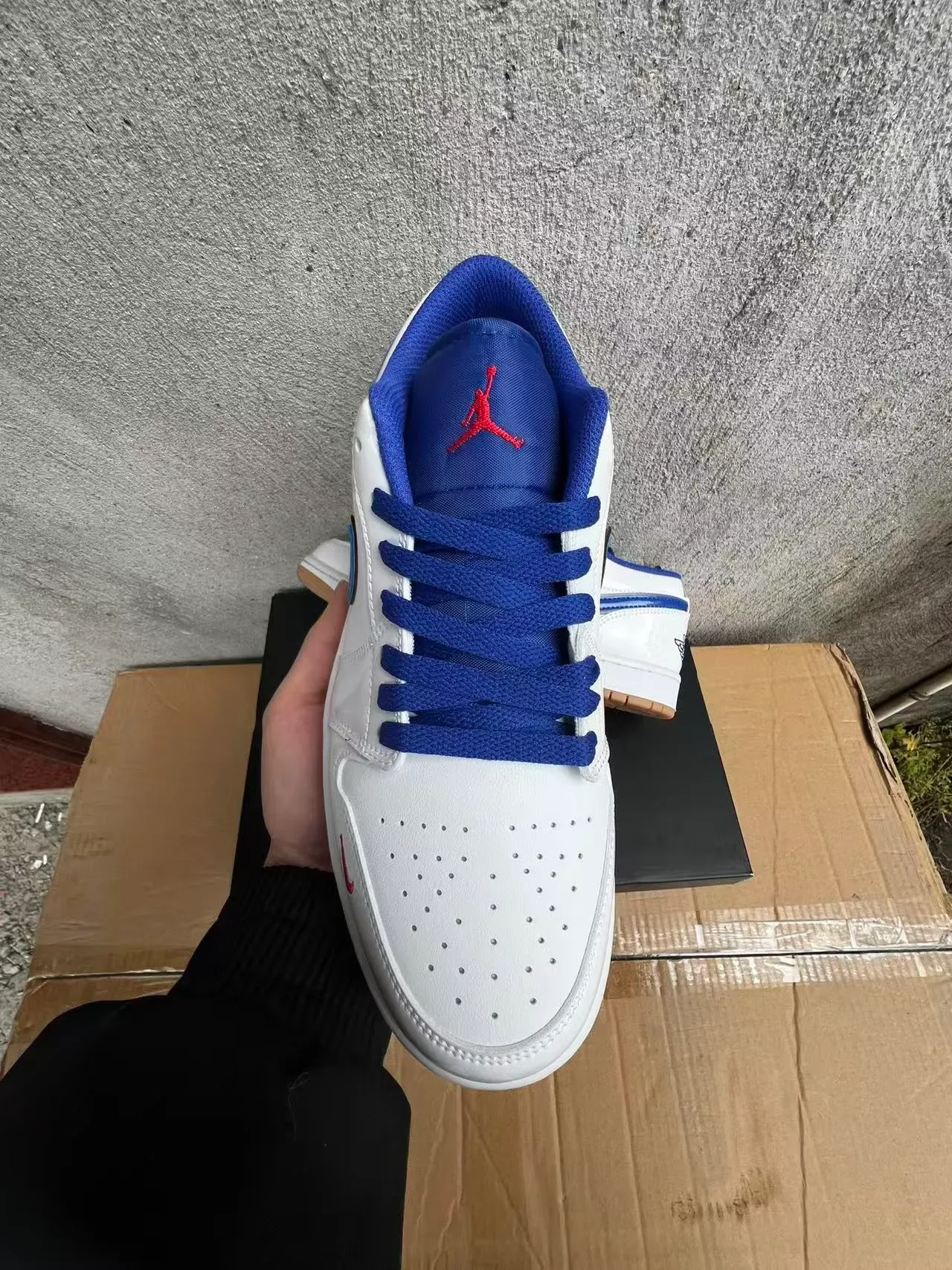 Nike Air Jordan 1 Low Blanc Bleu Royal Gomme Sneakers Lifestyle 3
