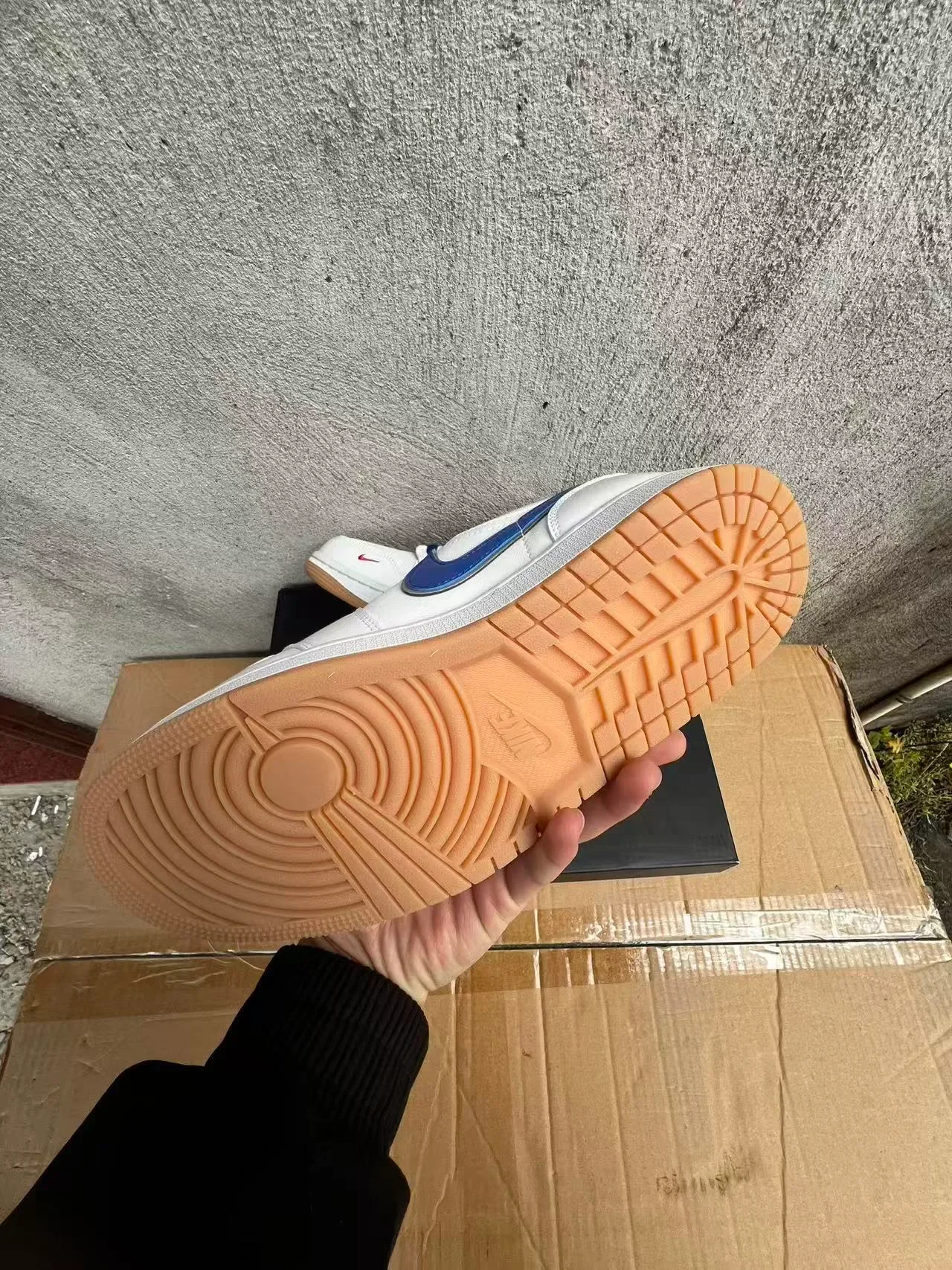 Nike Air Jordan 1 Low Blanc Bleu Royal Gomme Sneakers Lifestyle 6