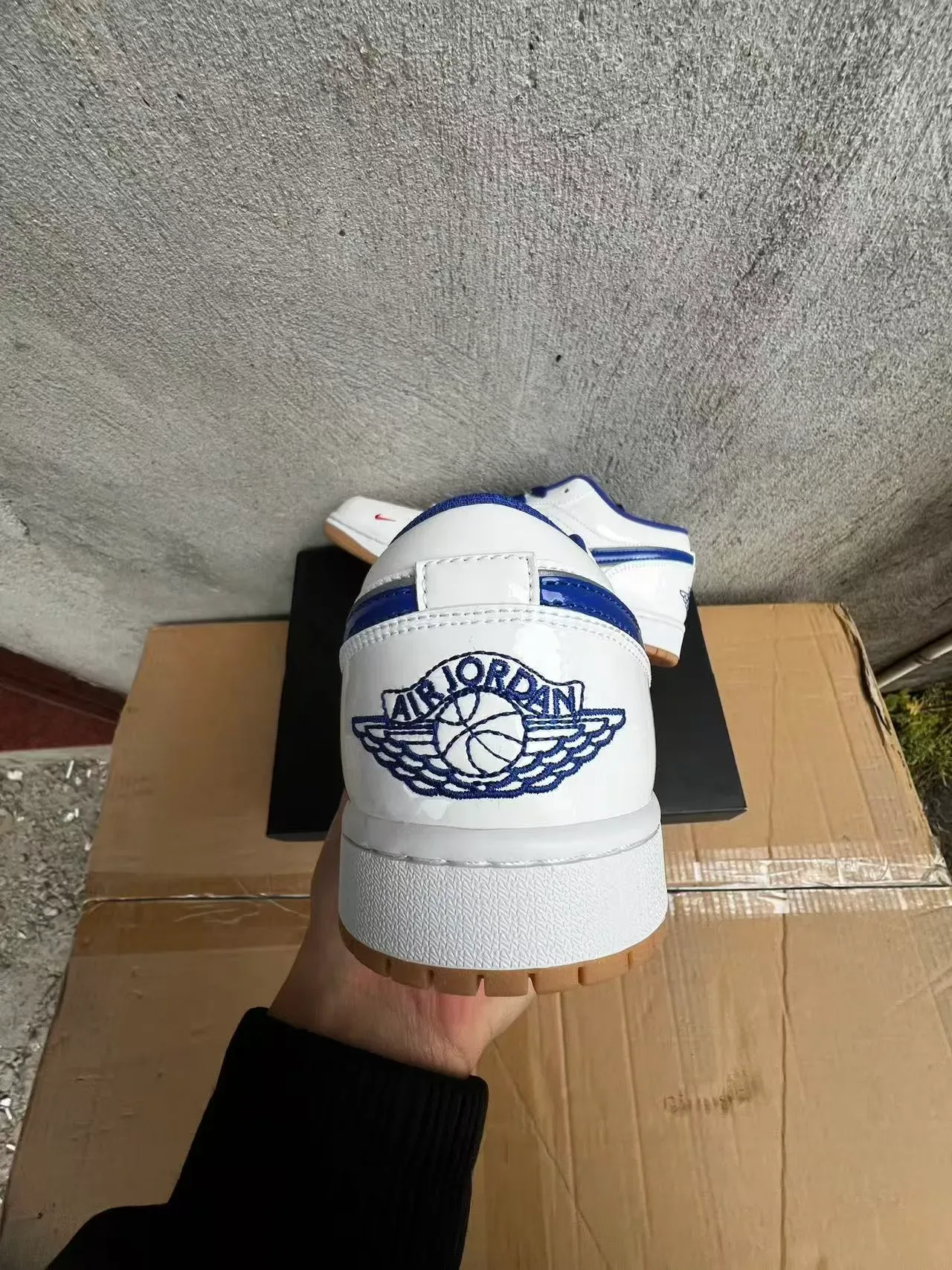 Nike Air Jordan 1 Low Blanc Bleu Royal Gomme Sneakers Lifestyle 8