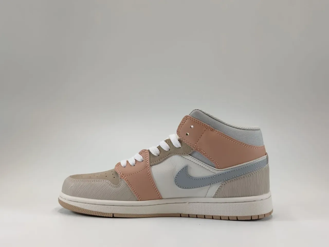 Nike Air Jordan 1 Mid Light Gray and Dusty Rose tênis de basquete 3