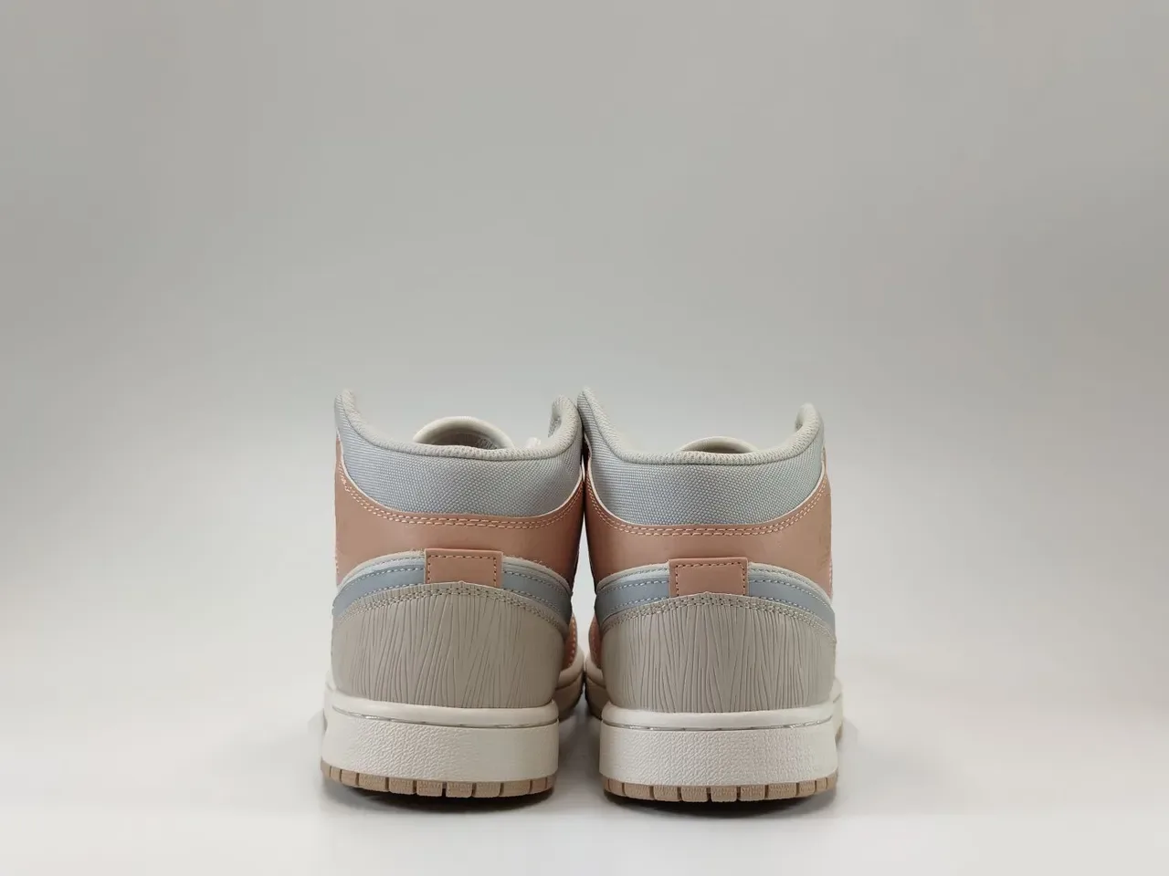 Nike Air Jordan 1 Mid Light Gray and Dusty Rose tênis de basquete 5