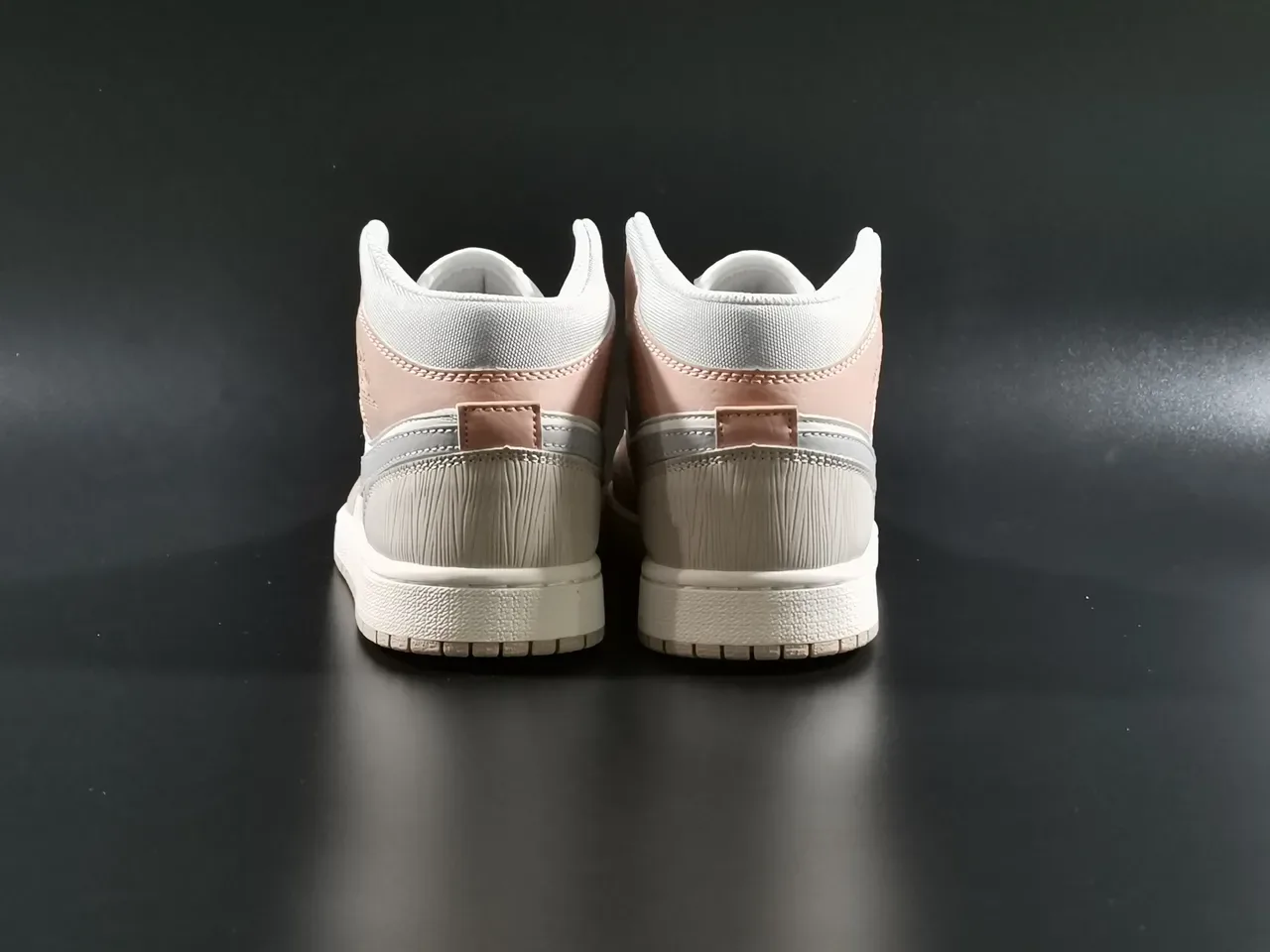Nike Air Jordan 1 Mid Light Gray and Dusty Rose tênis de basquete 8