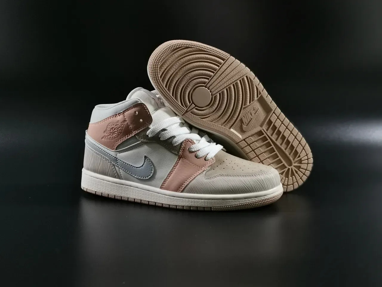 Nike Air Jordan 1 Mid Light Gray and Dusty Rose tênis de basquete 9