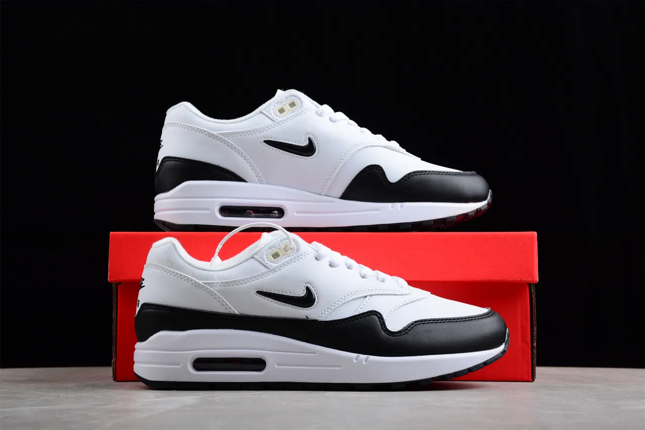 Nike Air Max 1 White Black Lifestyle Sneakers 15