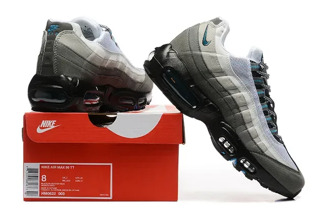 Nike Air Max 95 Black Volt Lifestyle Sneakers 7