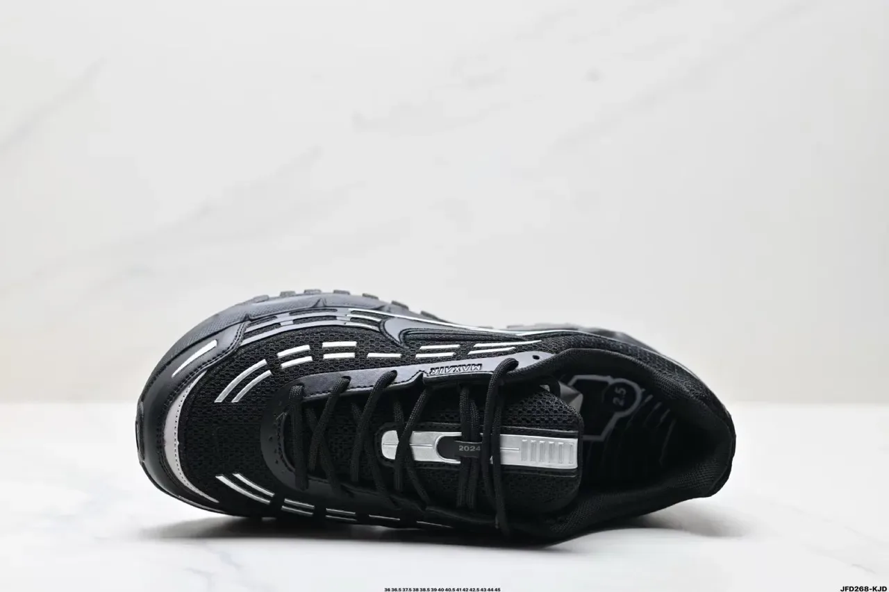 Nike Air Max Plus Black Silver Lifestyle Sneakers 3
