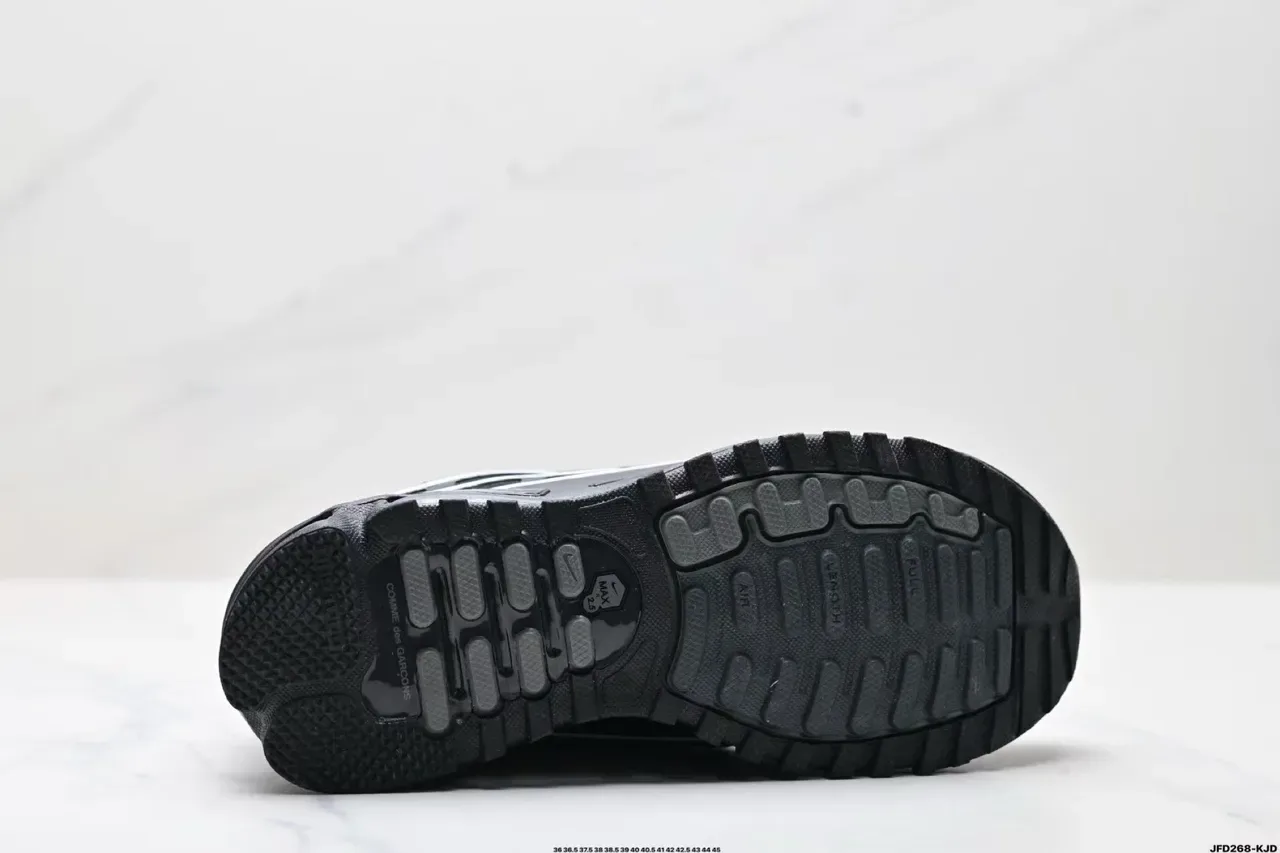 Nike Air Max Plus Black Silver Lifestyle Sneakers 5