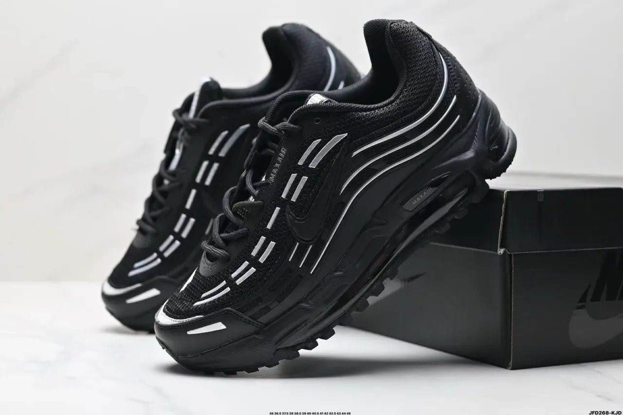 Nike Air Max Plus Black Silver Lifestyle Sneakers 6
