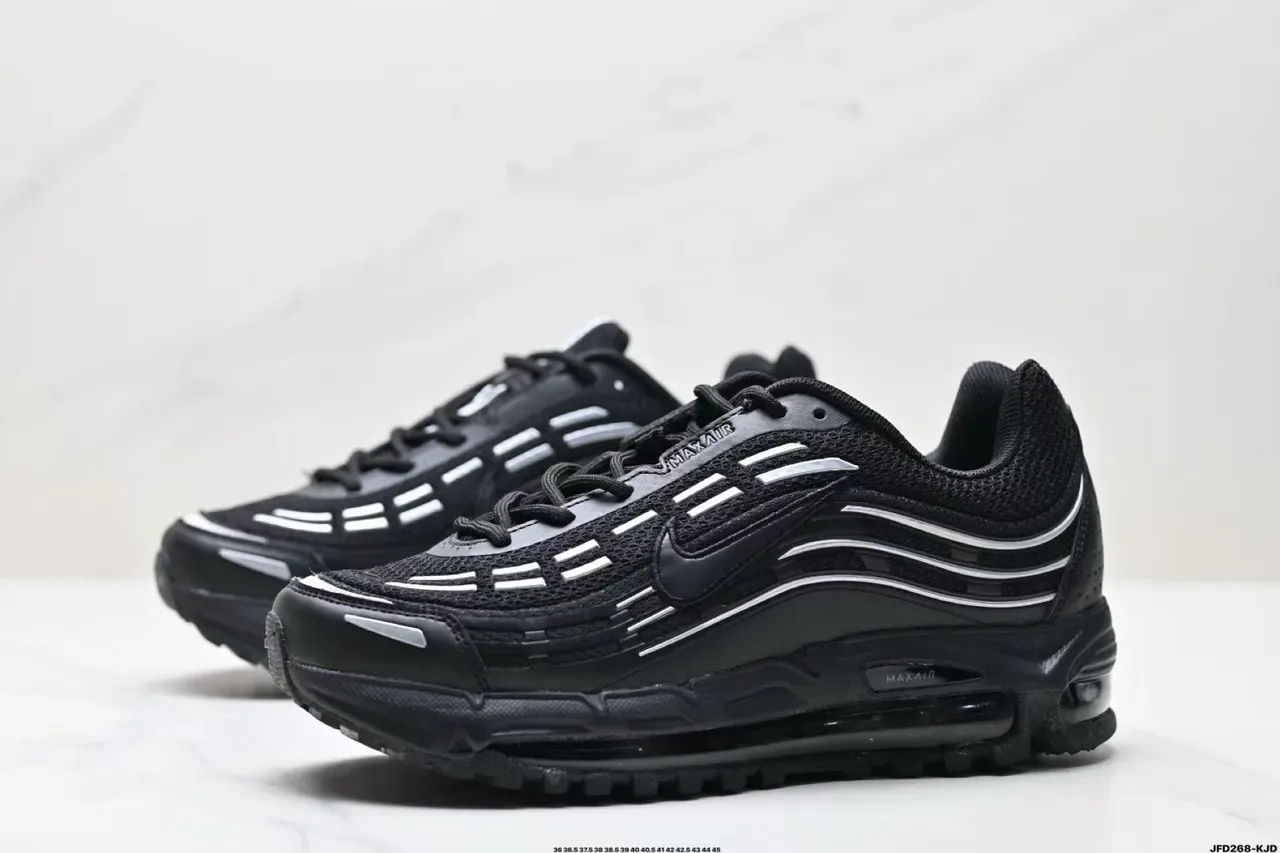 Nike Air Max Plus Black Silver Lifestyle Sneakers 9