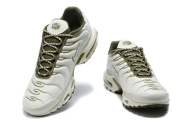 Nike Air Max Plus Olive Green Wave Pattern Lifestyle Sneakers 3