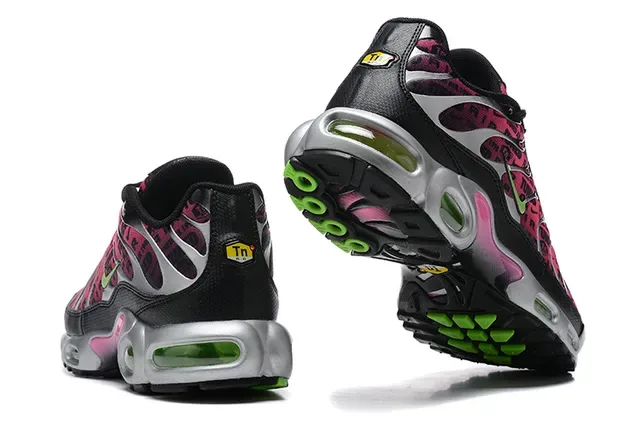 Nike Air Max Plus Pink Black Silver Lifestyle Sneakers 3