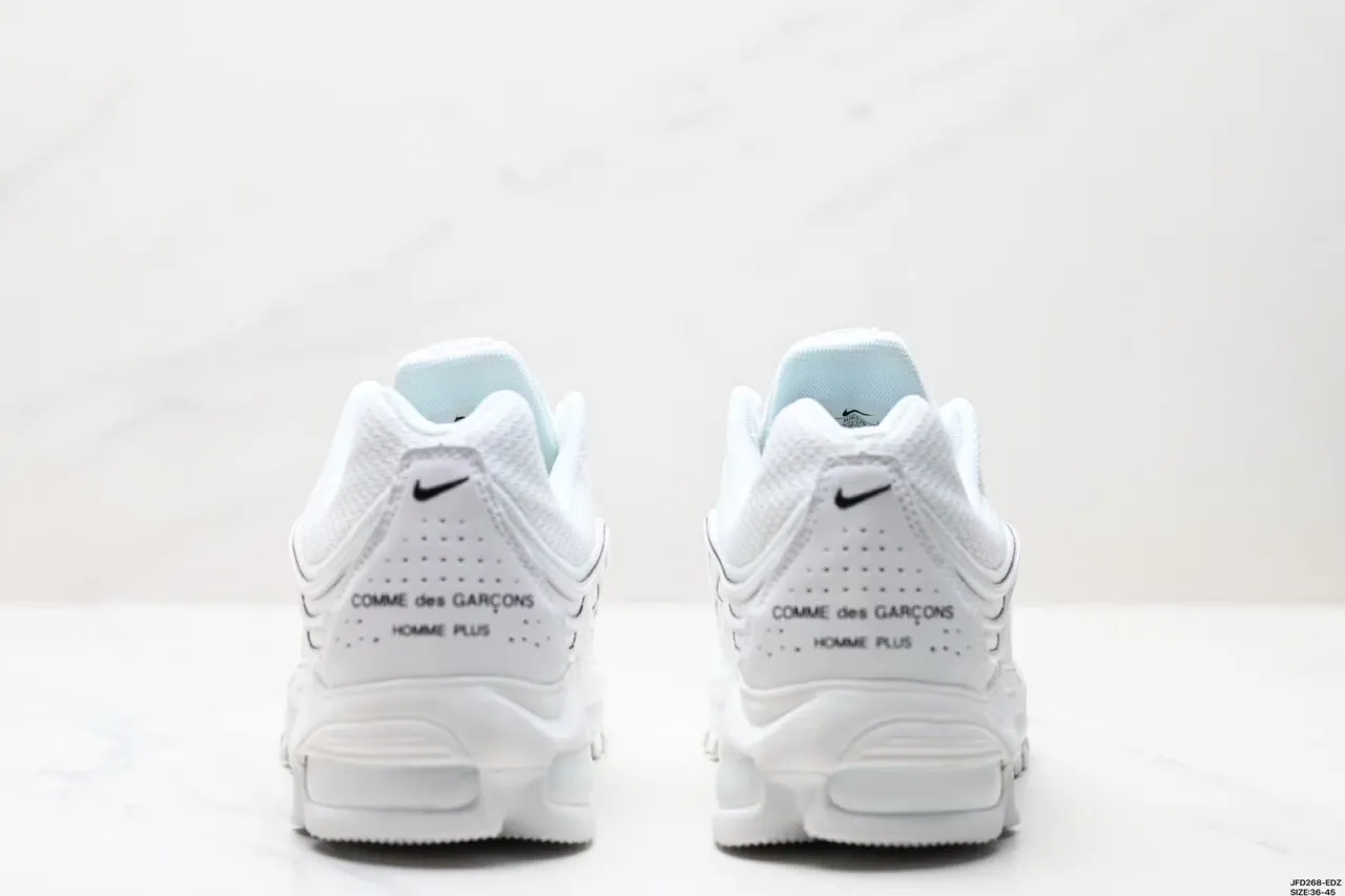 Nike Air Max Plus White Black Lifestyle Sneakers 4