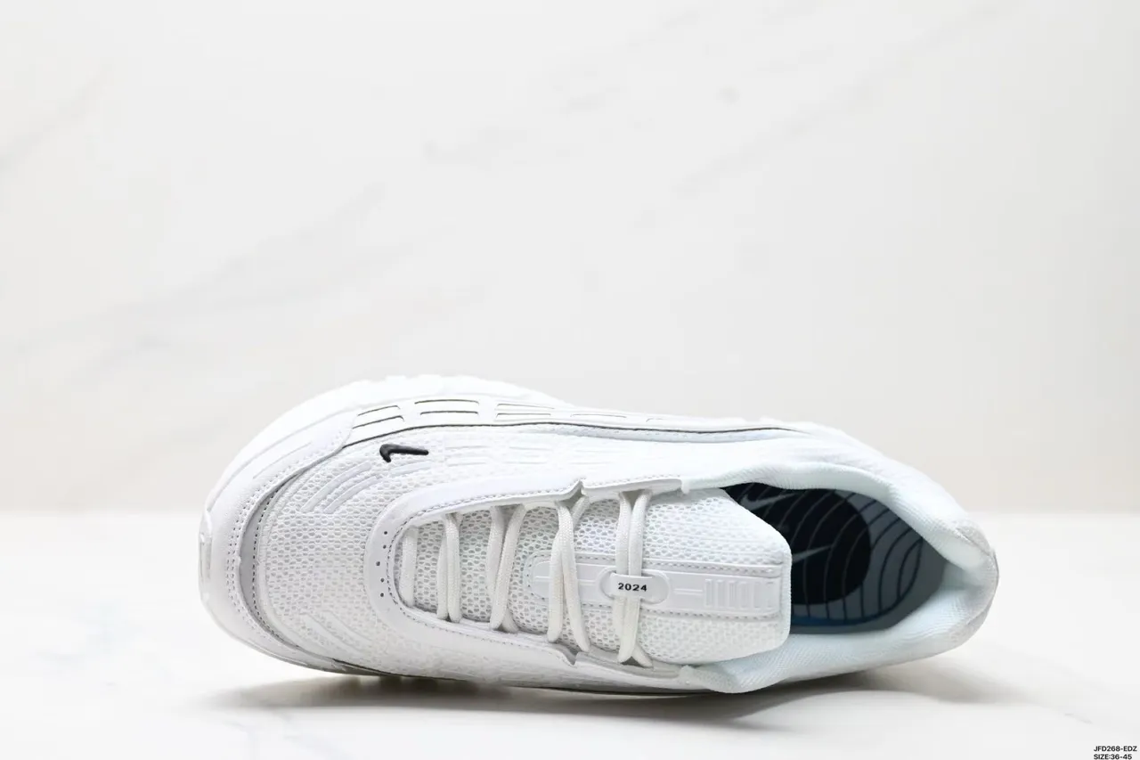 Nike Air Max Plus White Black Lifestyle Sneakers 8