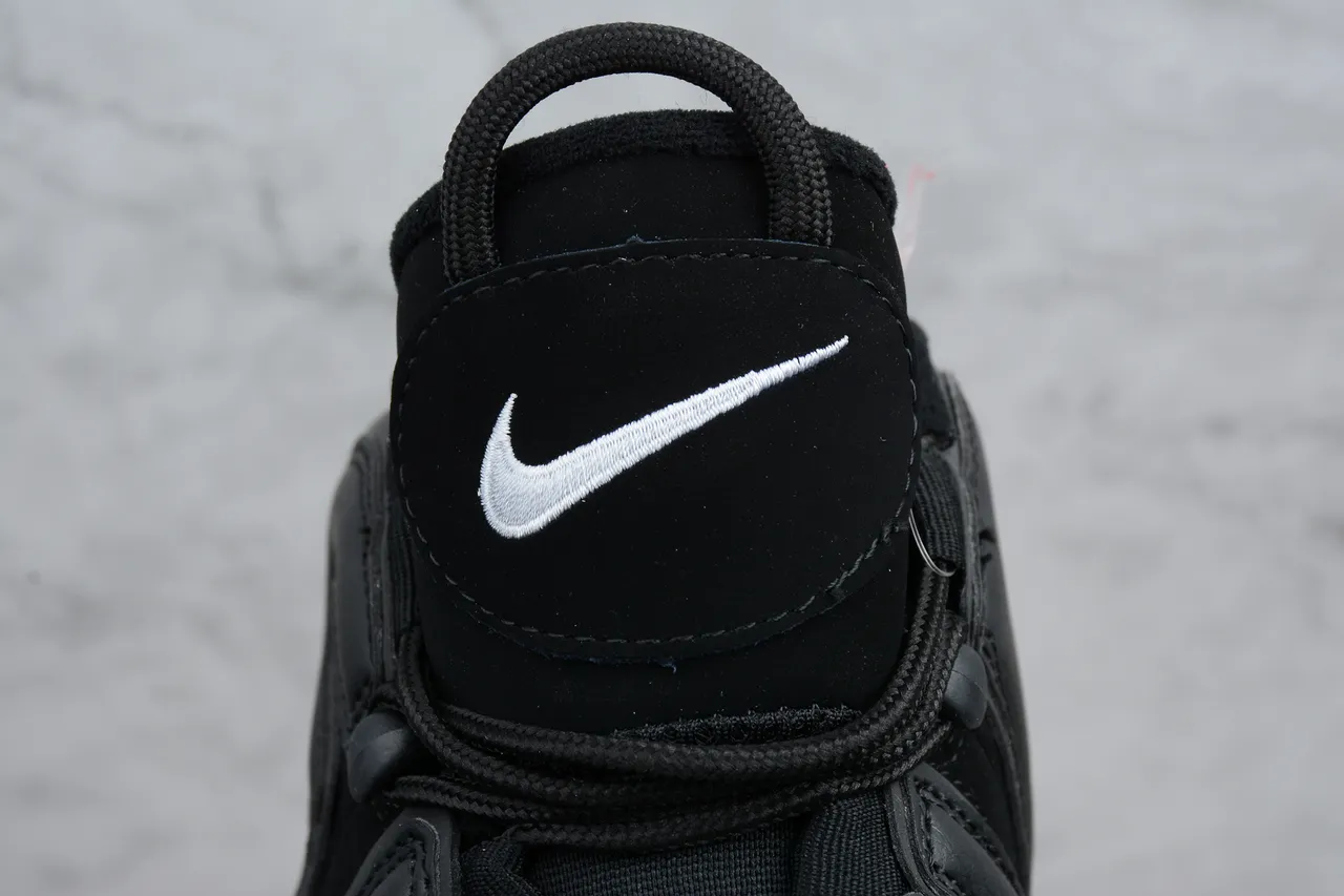 Nike Air More Uptempo Chaussures de basketball noires 3