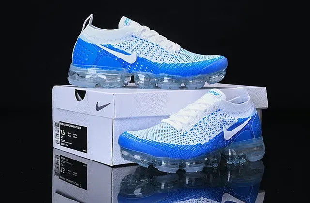 Nike Air VaporMax Chaussures de running bleu et blanc Flyknit 10