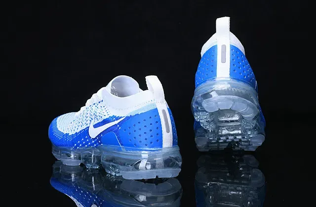 Nike Air VaporMax Chaussures de running bleu et blanc Flyknit 12